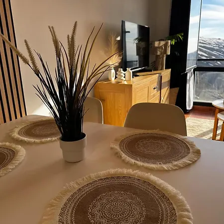 Cozy With Mountain View Apartment